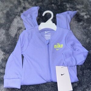 Nike 6-9 months